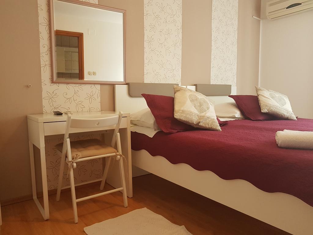 Guest Accomodation Zura Скрадин Екстериор снимка