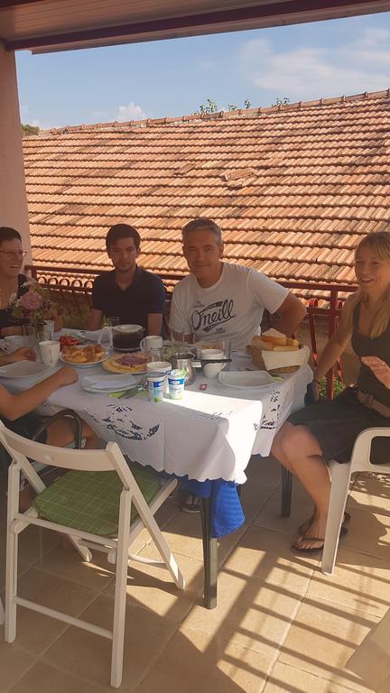 Guest Accomodation Zura Скрадин Екстериор снимка